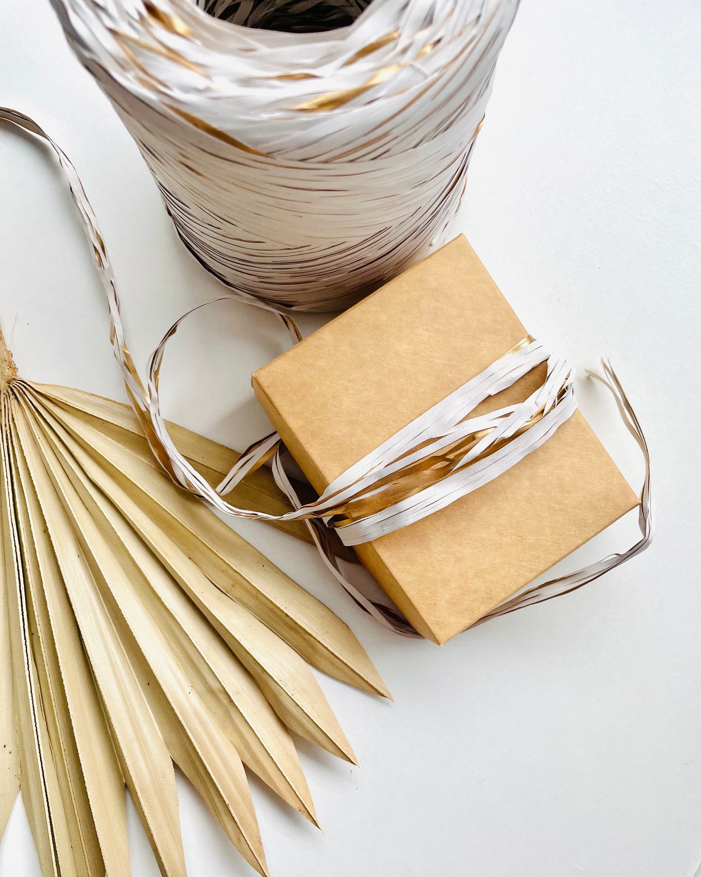 Dvispalvė rafija balta/auksinė 10m