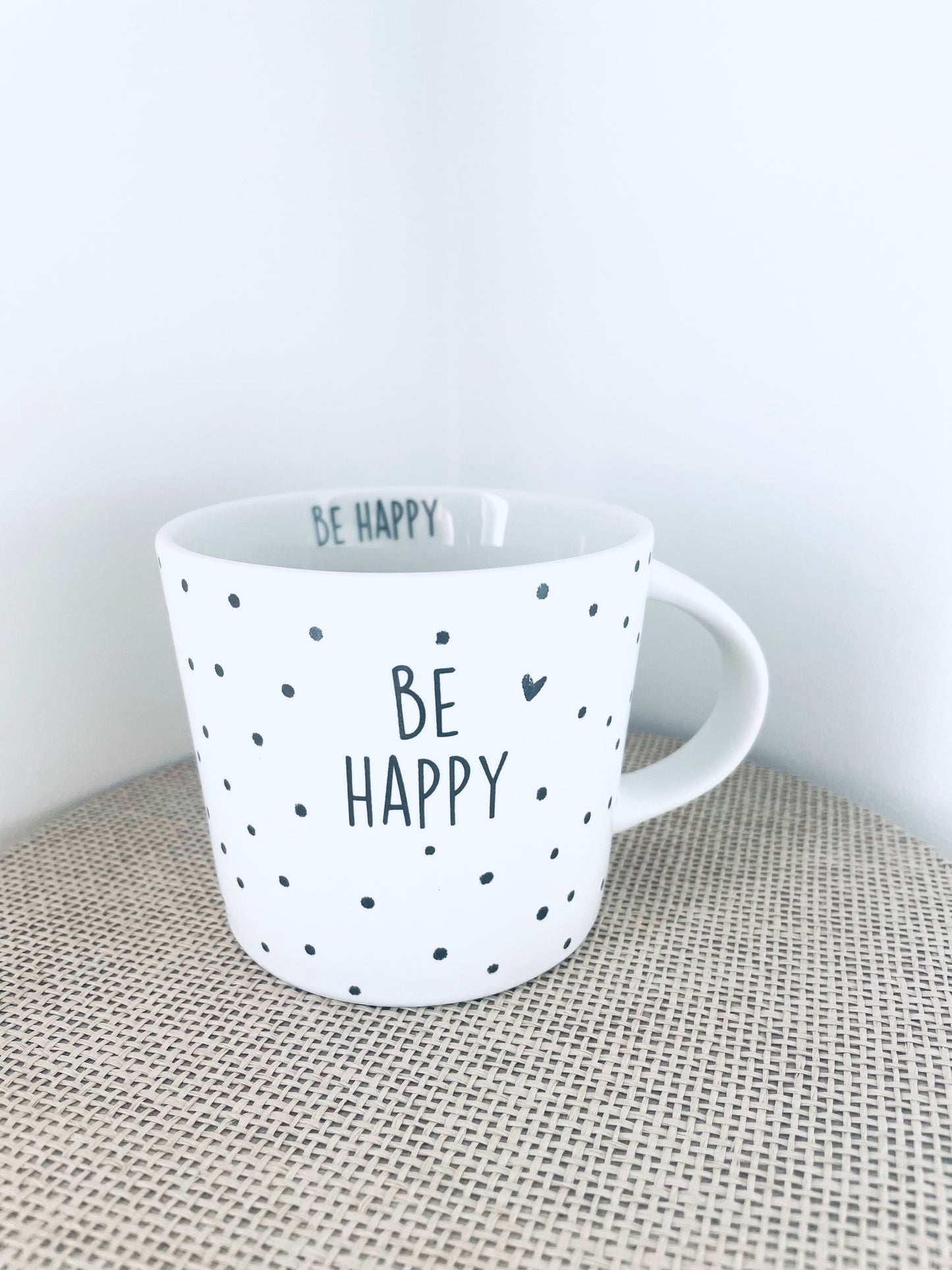 Puodelis Be Happy Every Day