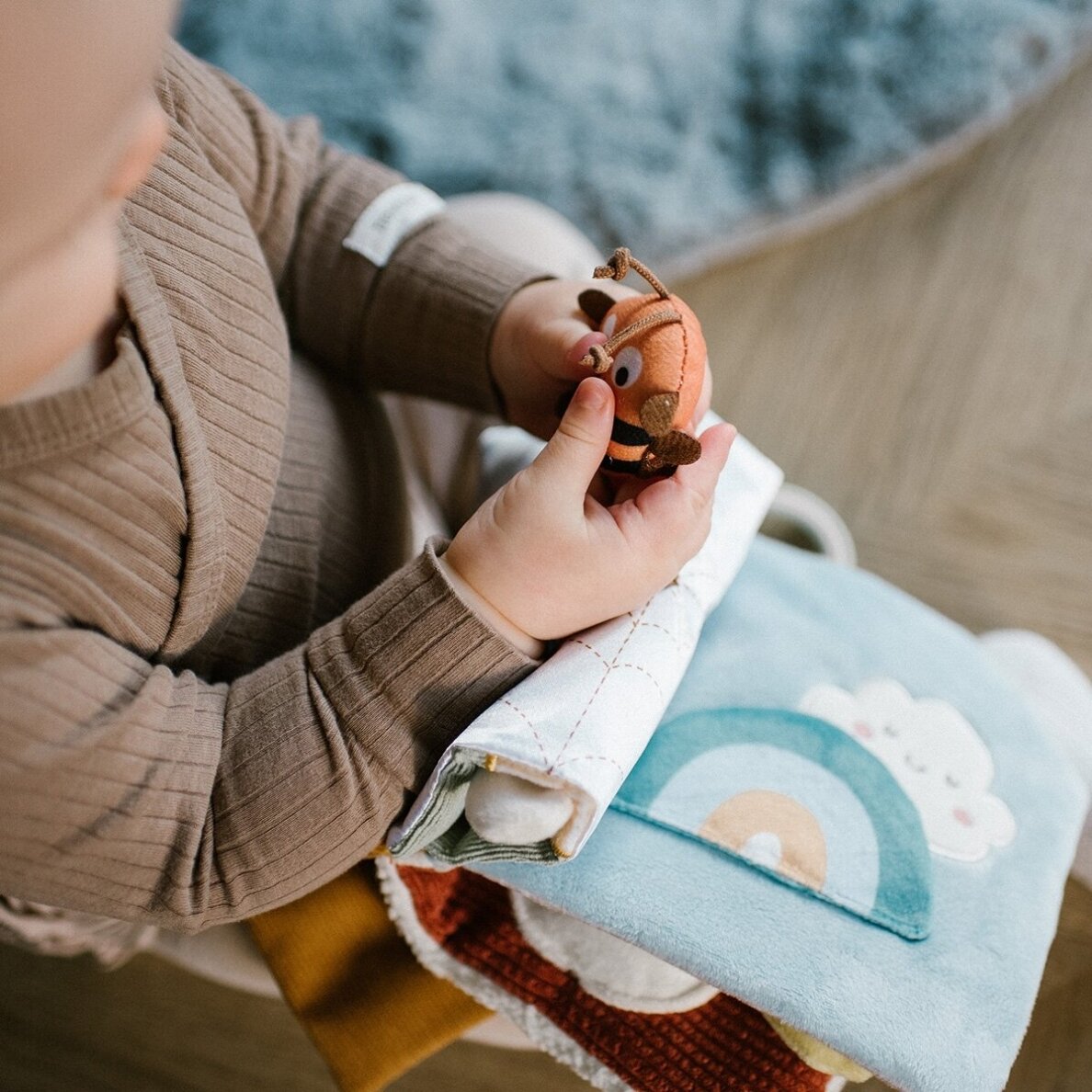 Minkšta lavinamoji knygelė kūdikiams