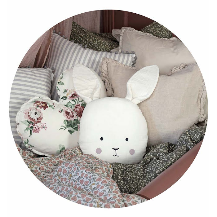 Minkšta dekoratyvinė pagalvėlė Bunny