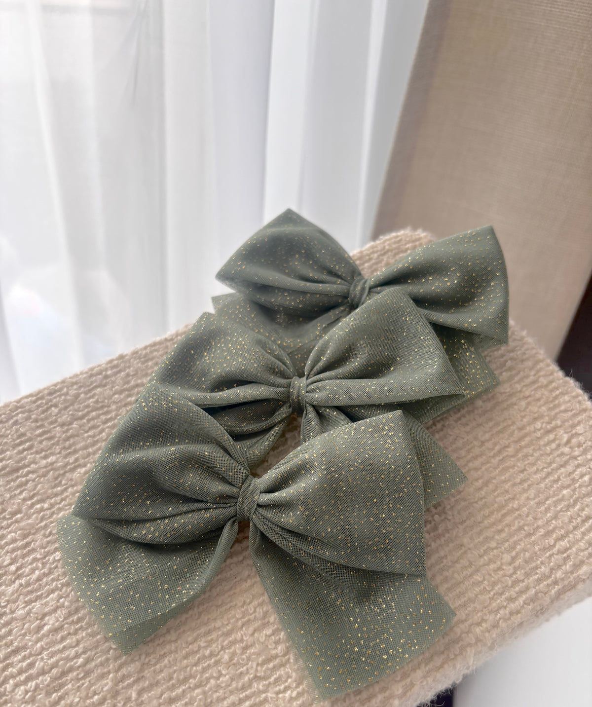 Rankų darbo tiulio segtukas mergaitėms Sage Green Sparkle