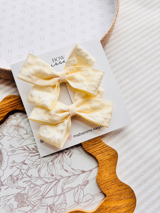 Rankų darbo segtukų komplektas Ivory flower bow