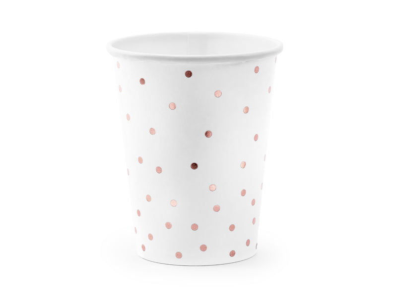 Balti vienkartiniai puodeliai su rožinio aukso spalvos taškeliais